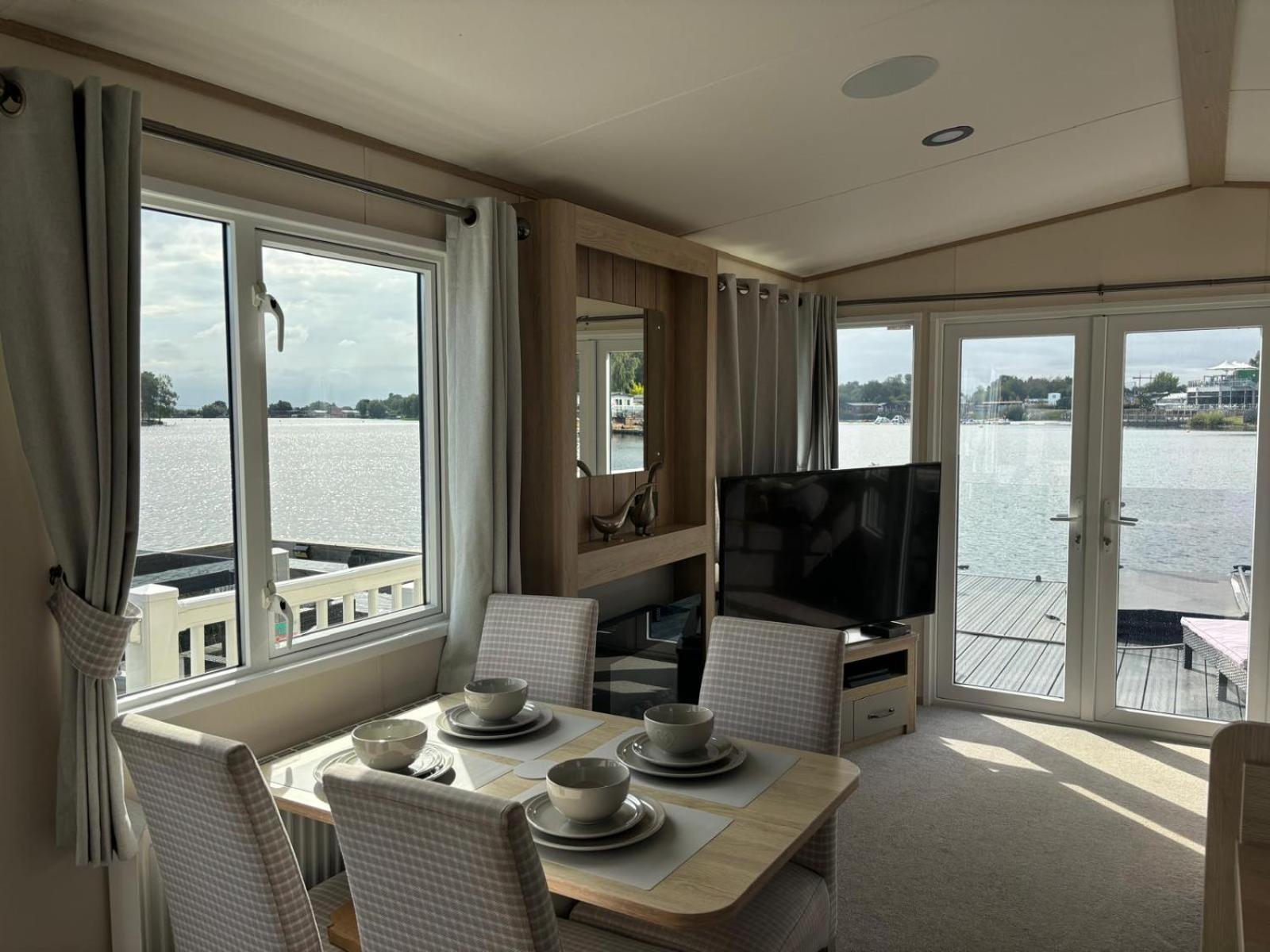 Lakeside Holiday Home With Hot Tub Tattershall Esterno foto