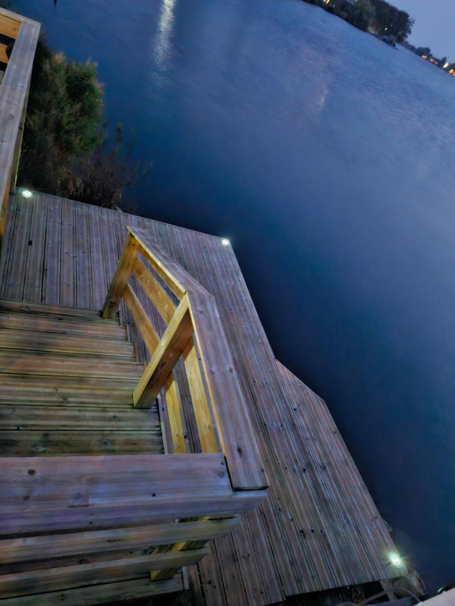 Lakeside Holiday Home With Hot Tub Tattershall Esterno foto