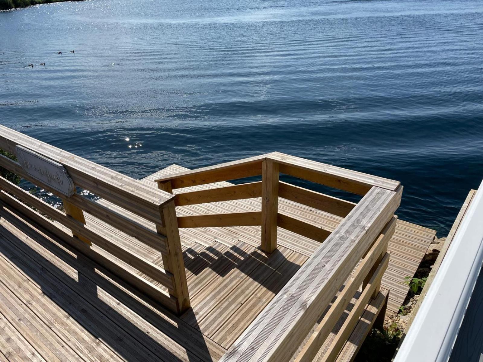 Lakeside Holiday Home With Hot Tub Tattershall Esterno foto
