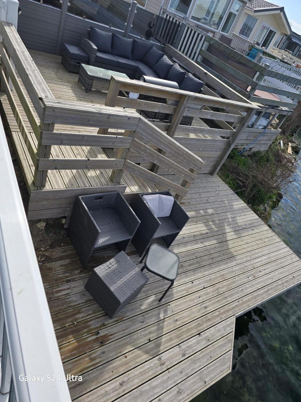 Lakeside Holiday Home With Hot Tub Tattershall Esterno foto